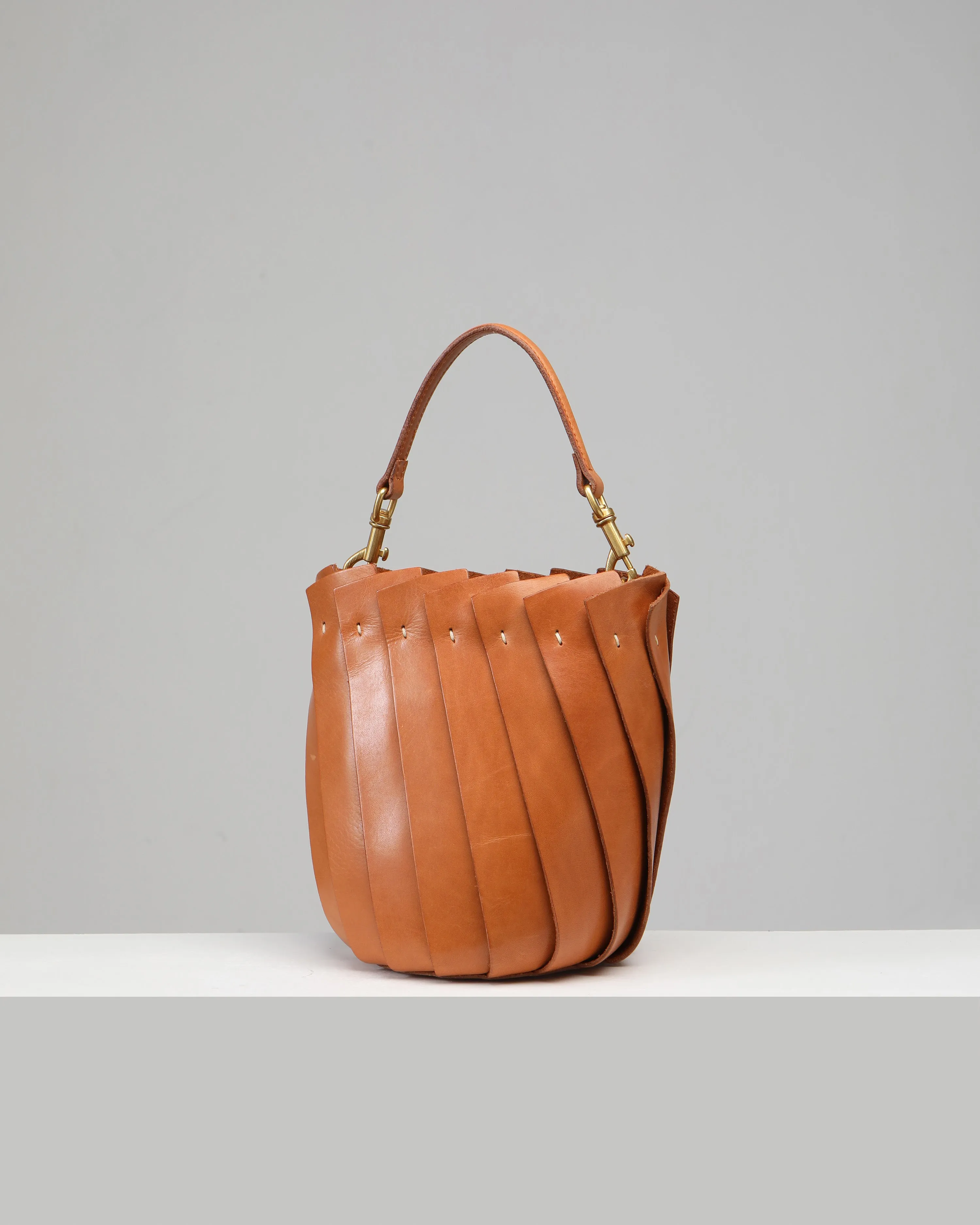 Bloom Bucket Tote - Tan