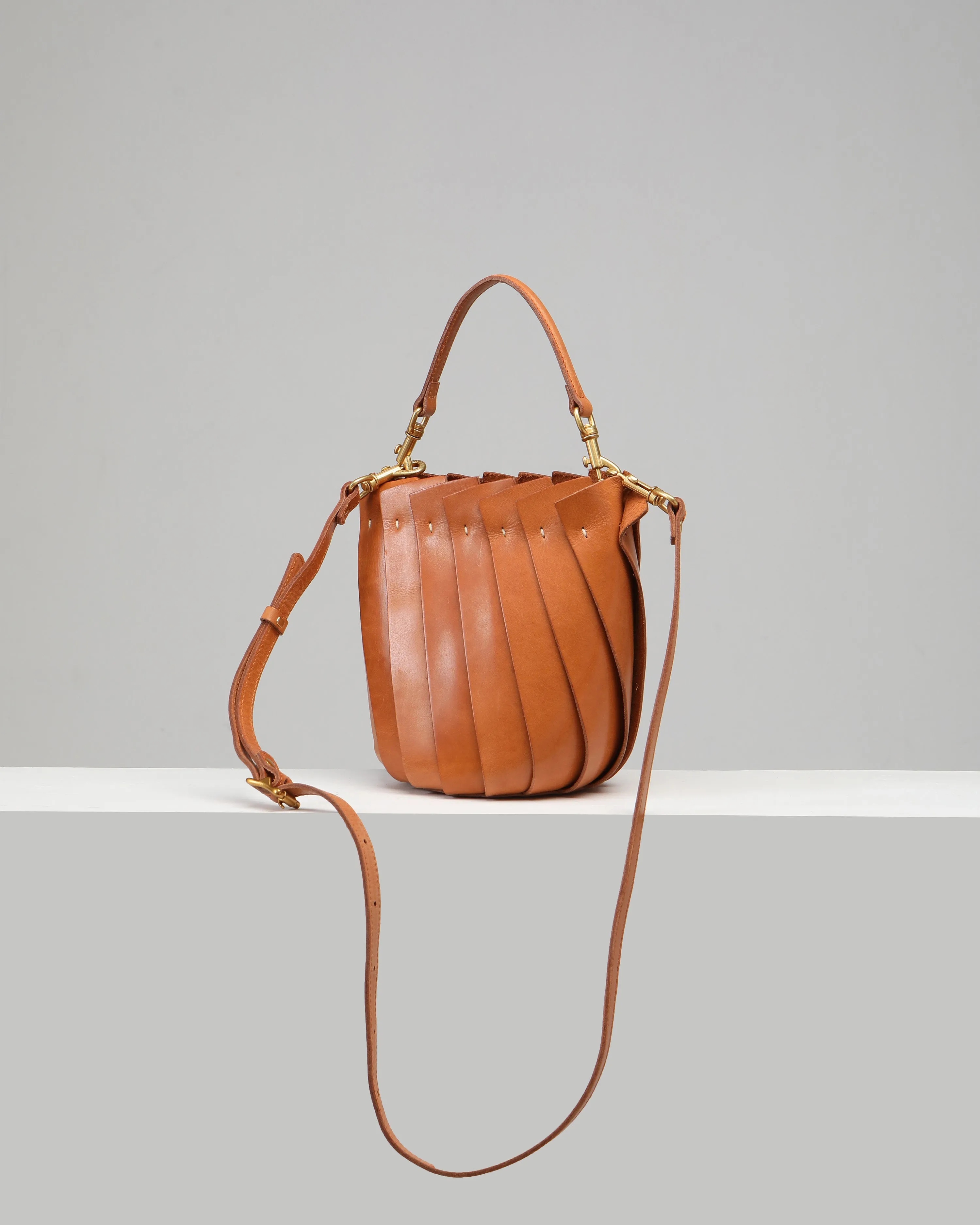 Bloom Bucket Tote - Tan