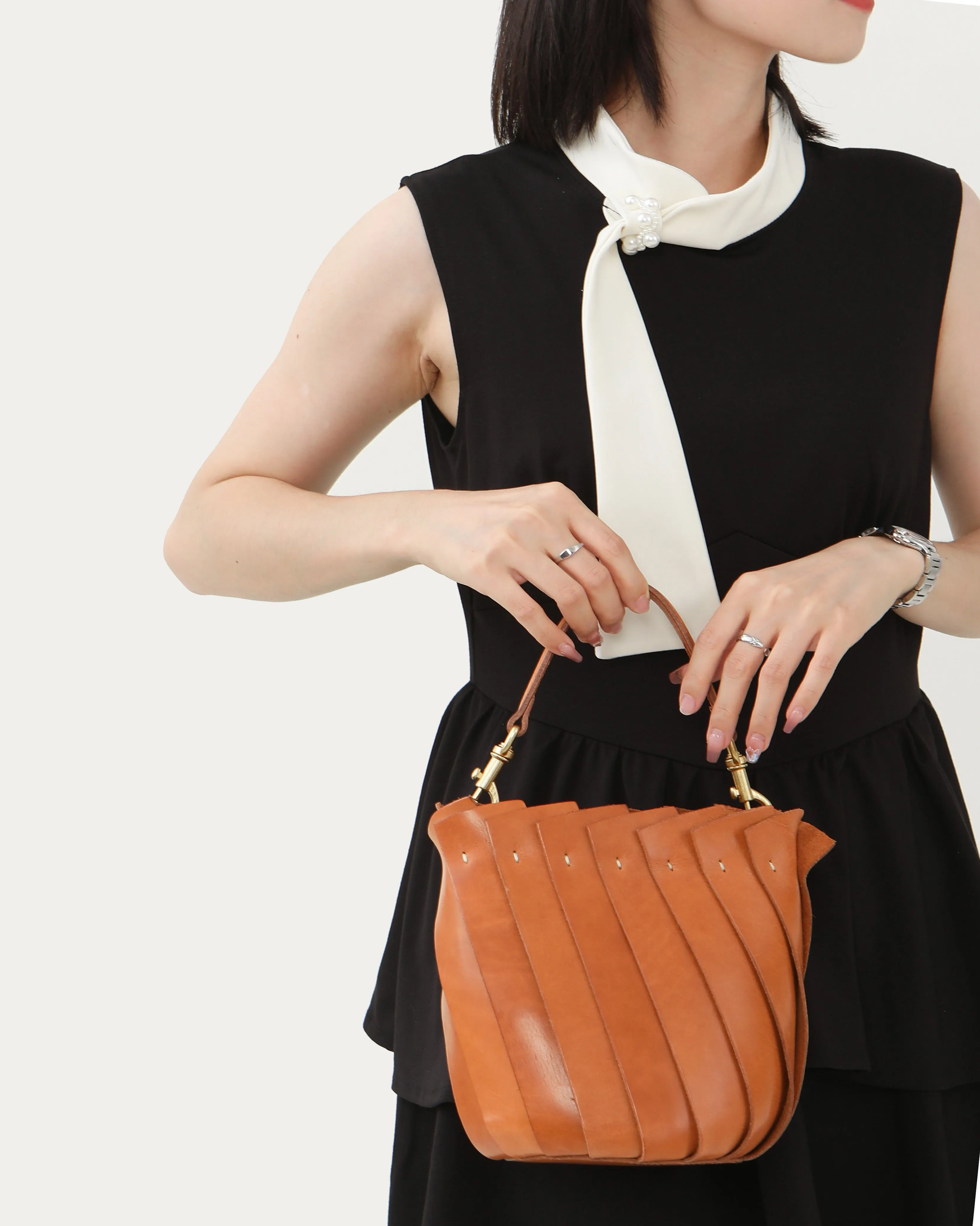 Bloom Bucket Tote - Tan