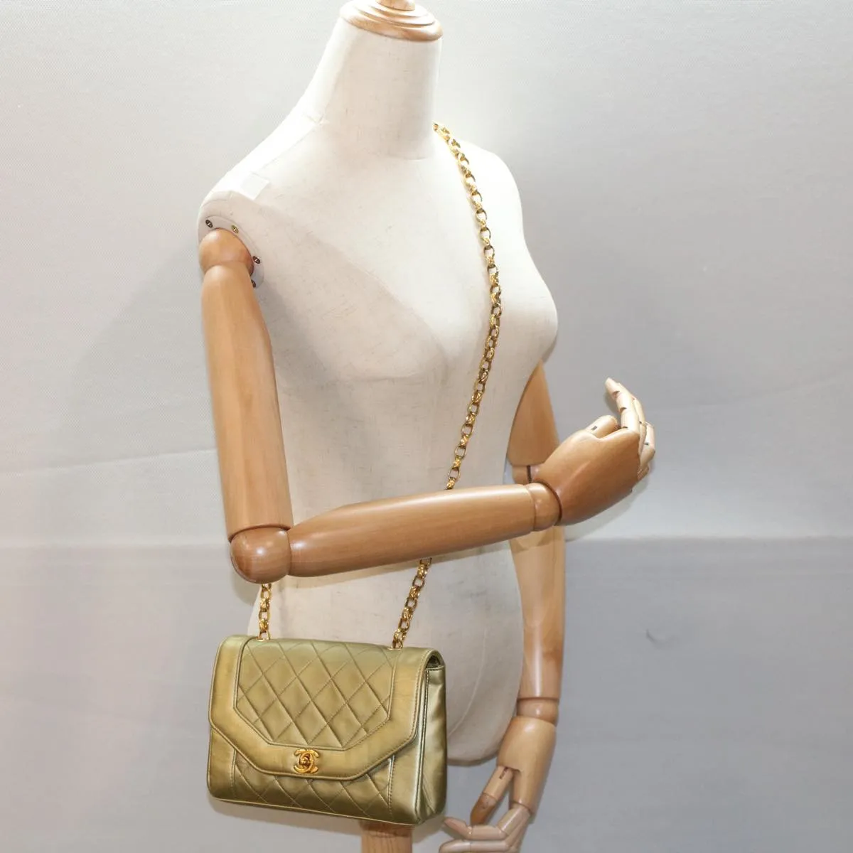 CHANEL Shoulder Bag