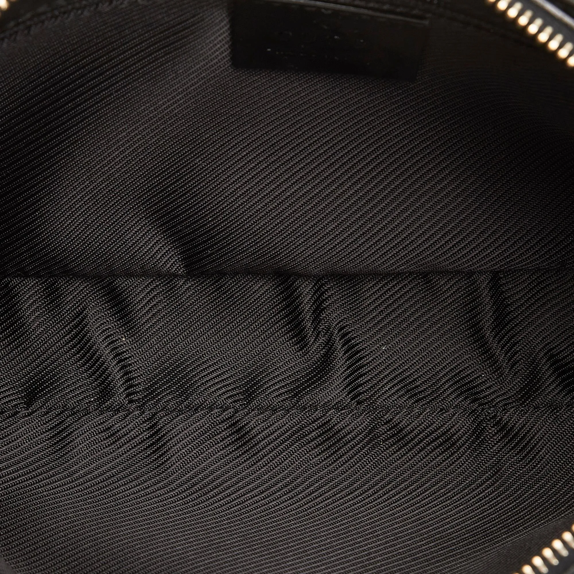 Gucci GG Canvas Shoulder Bag (SHG-bRqtr3)