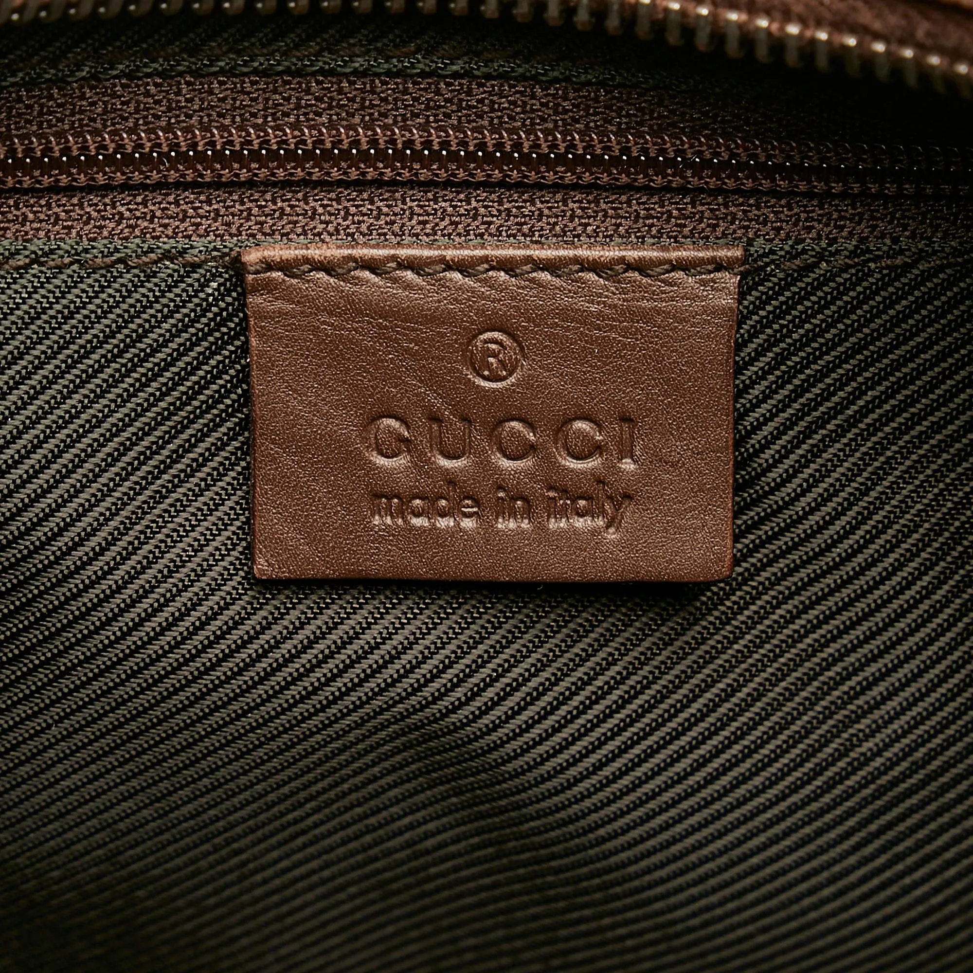 Gucci GG Canvas Shoulder Bag (SHG-JMaLUS)