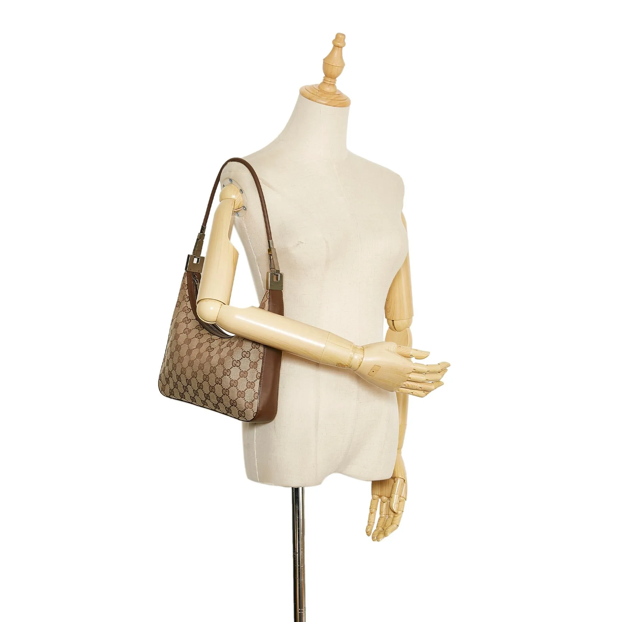 Gucci GG Canvas Shoulder Bag (SHG-JMaLUS)