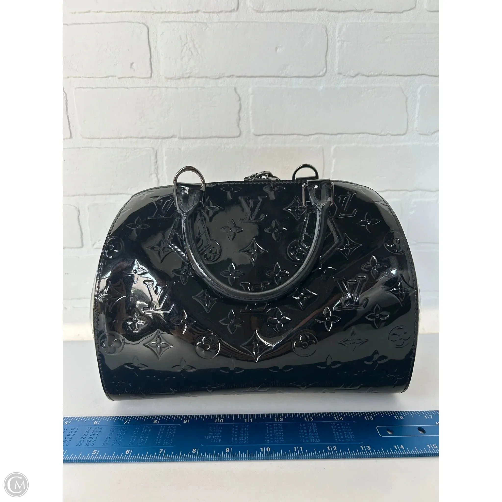 Handbag Luxury Designer By Louis Vuitton, Size: Medium