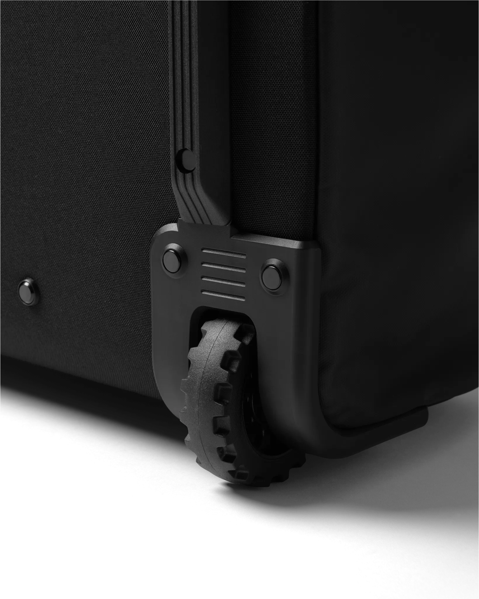 Hugger Roller Bag Check-in 90L Black Out