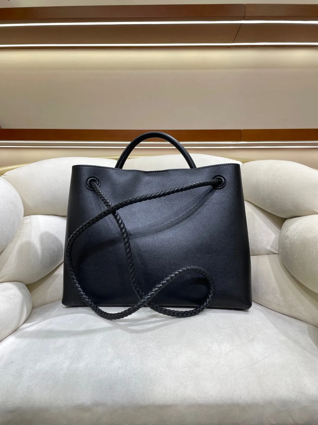 Large Luxury Soft Leather Tote Bag, Aesthetic Handbag With Gold Knot Buckle, Daily Fashion Designer Bag, Crossbody & Shoulder Style