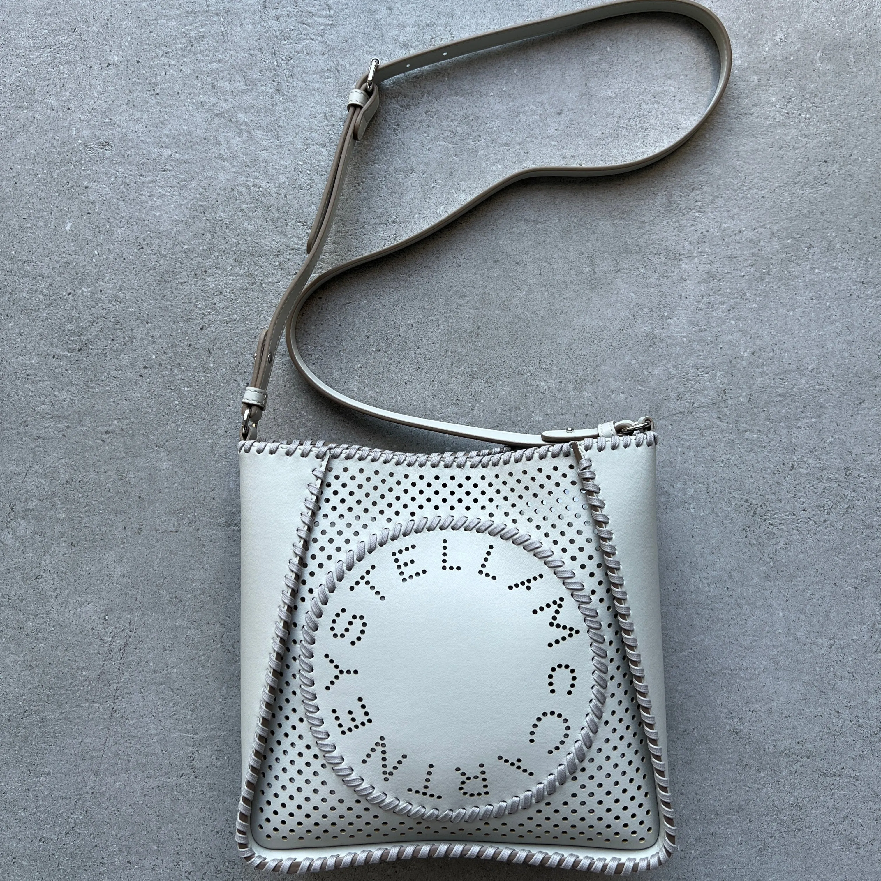 Logo Hobo Perforated, Clay