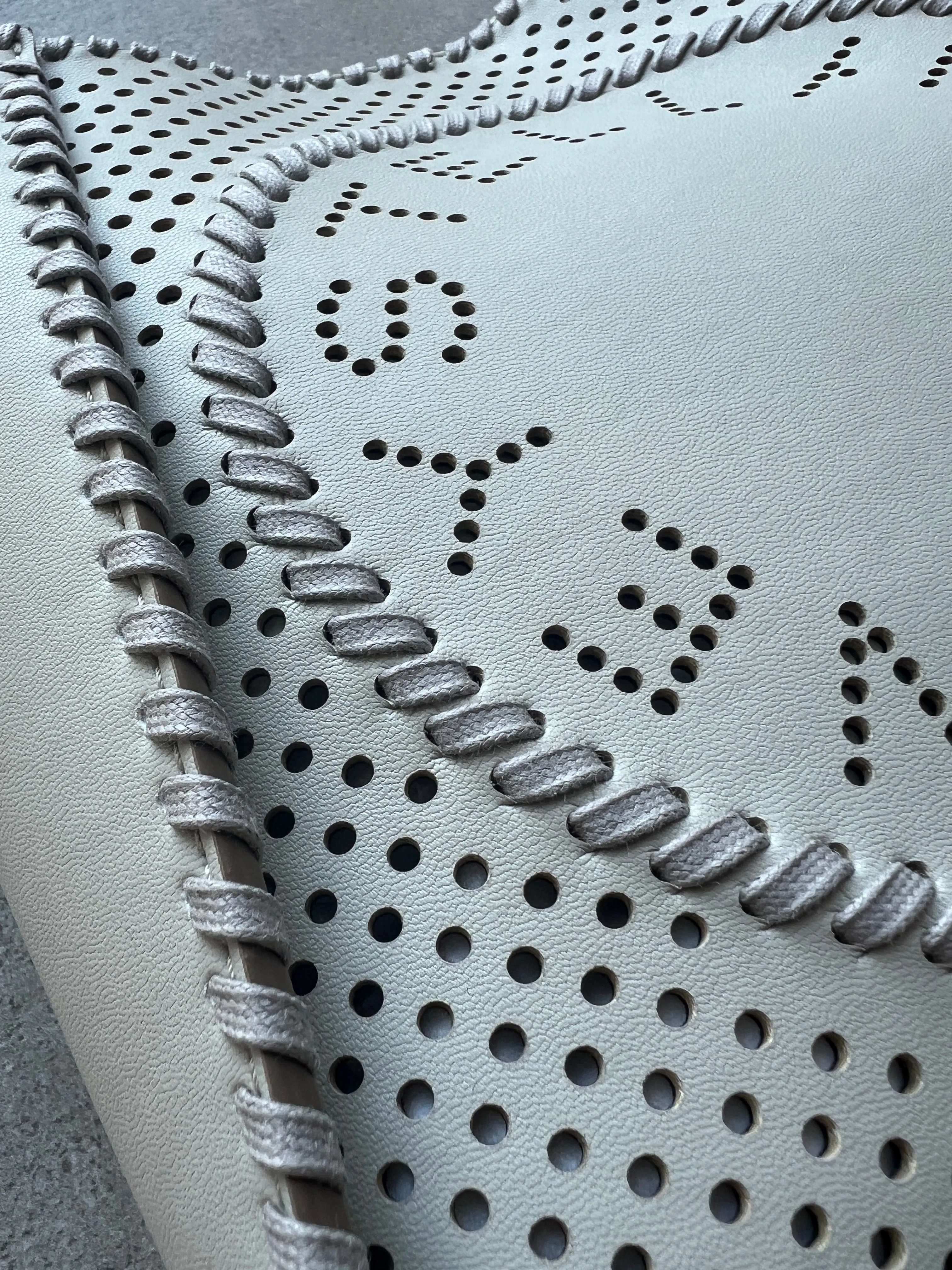 Logo Hobo Perforated, Clay