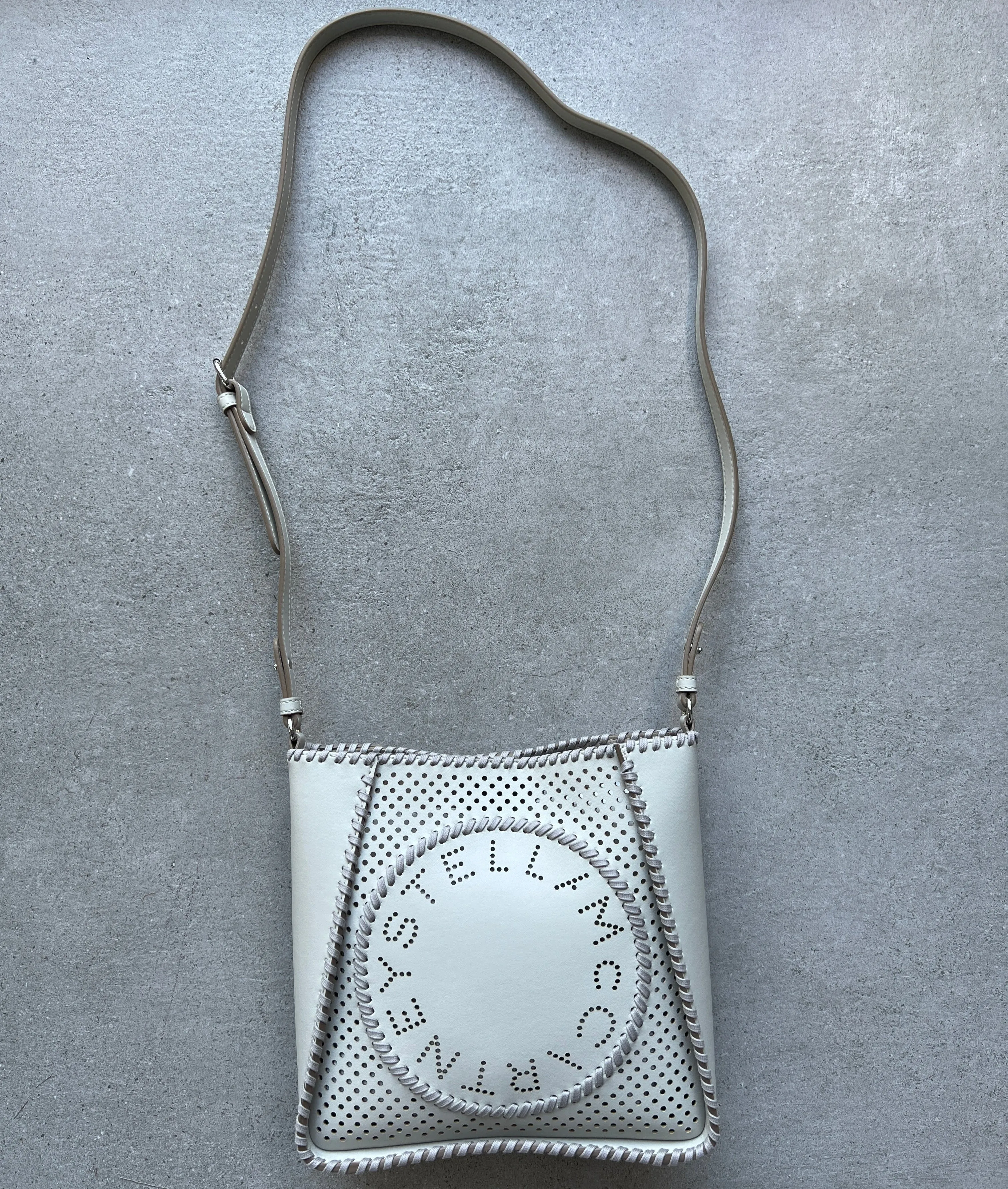 Logo Hobo Perforated, Clay