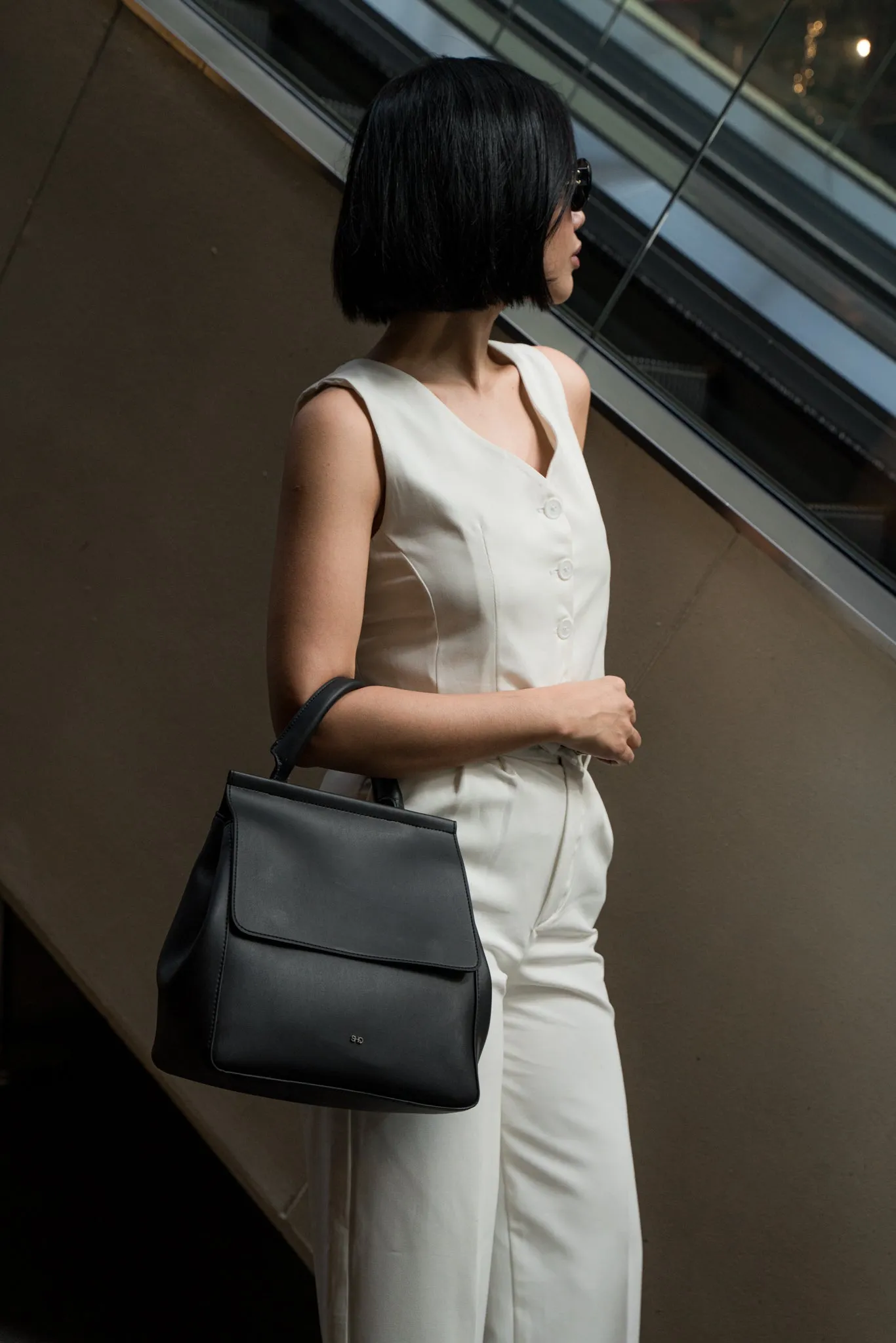 MILAN MATTE VEGAN LEATHER HAND AND SLING BAG BLACK