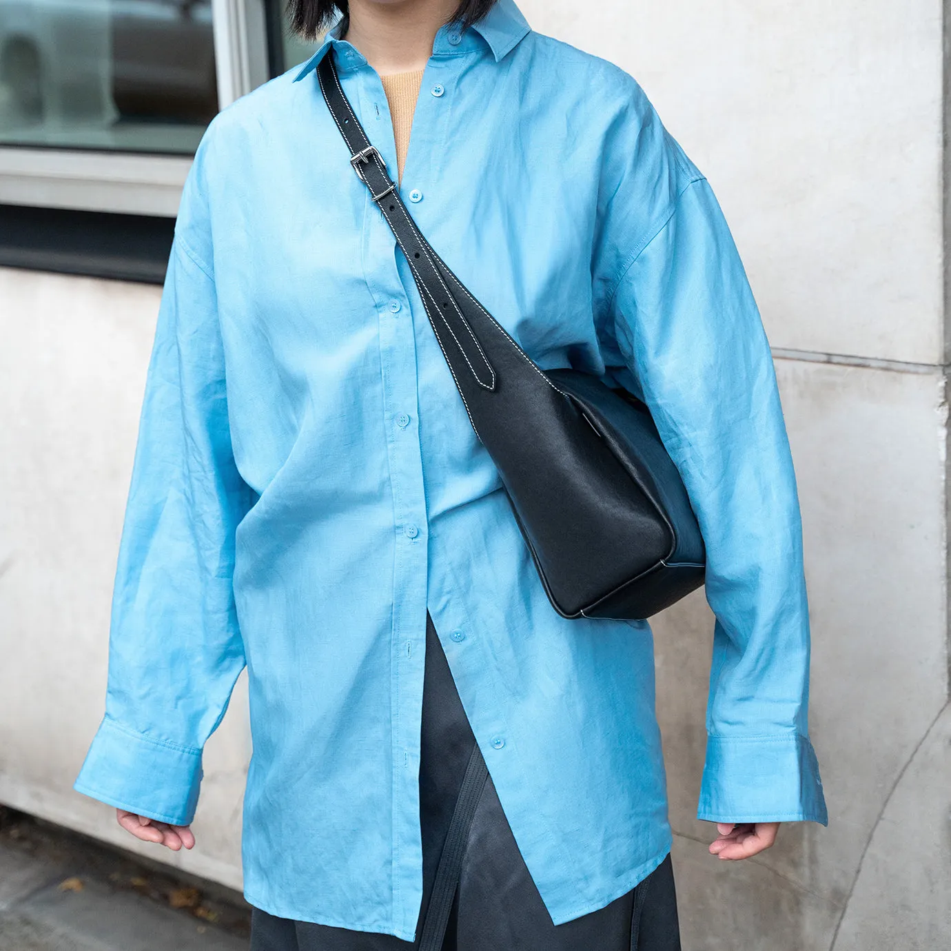 Petrichor Pockets Shoulder Bag - Black