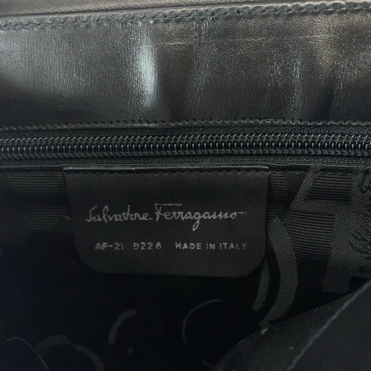 Salvatore Ferragamo Shoulder Bag leather Black SilverMetal Shoulder Bag Vala Women Used