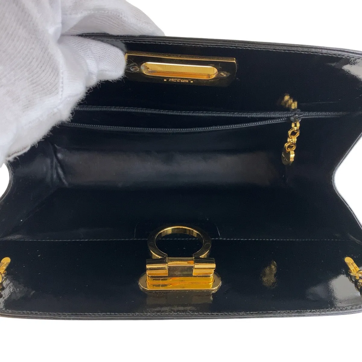 Salvatore Ferragamo Shoulder Bag Patent leather Black GoldMetal Shoulder Bag Clutch Bag Gancini Women Used